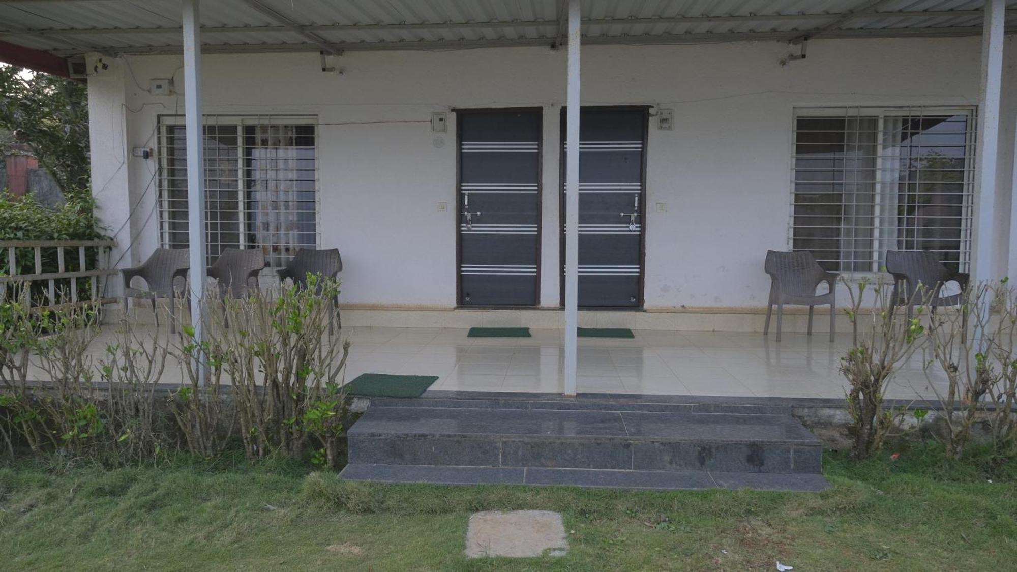 Swiss Lake Resort Lavasa Exterior photo